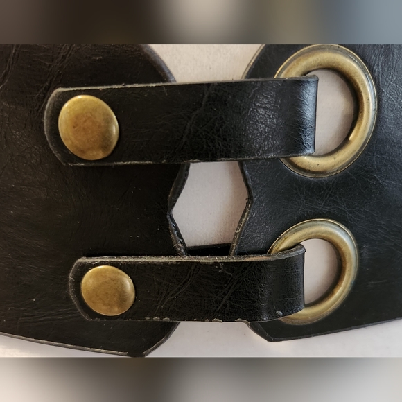 Black and Gold Belt - Picture 4 of 6